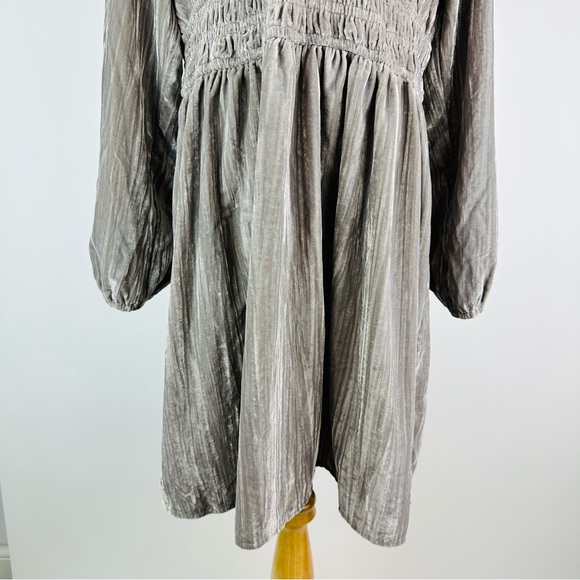 GAP Velvet Smocked Dress Size Large Petite - Picture 4 of 14